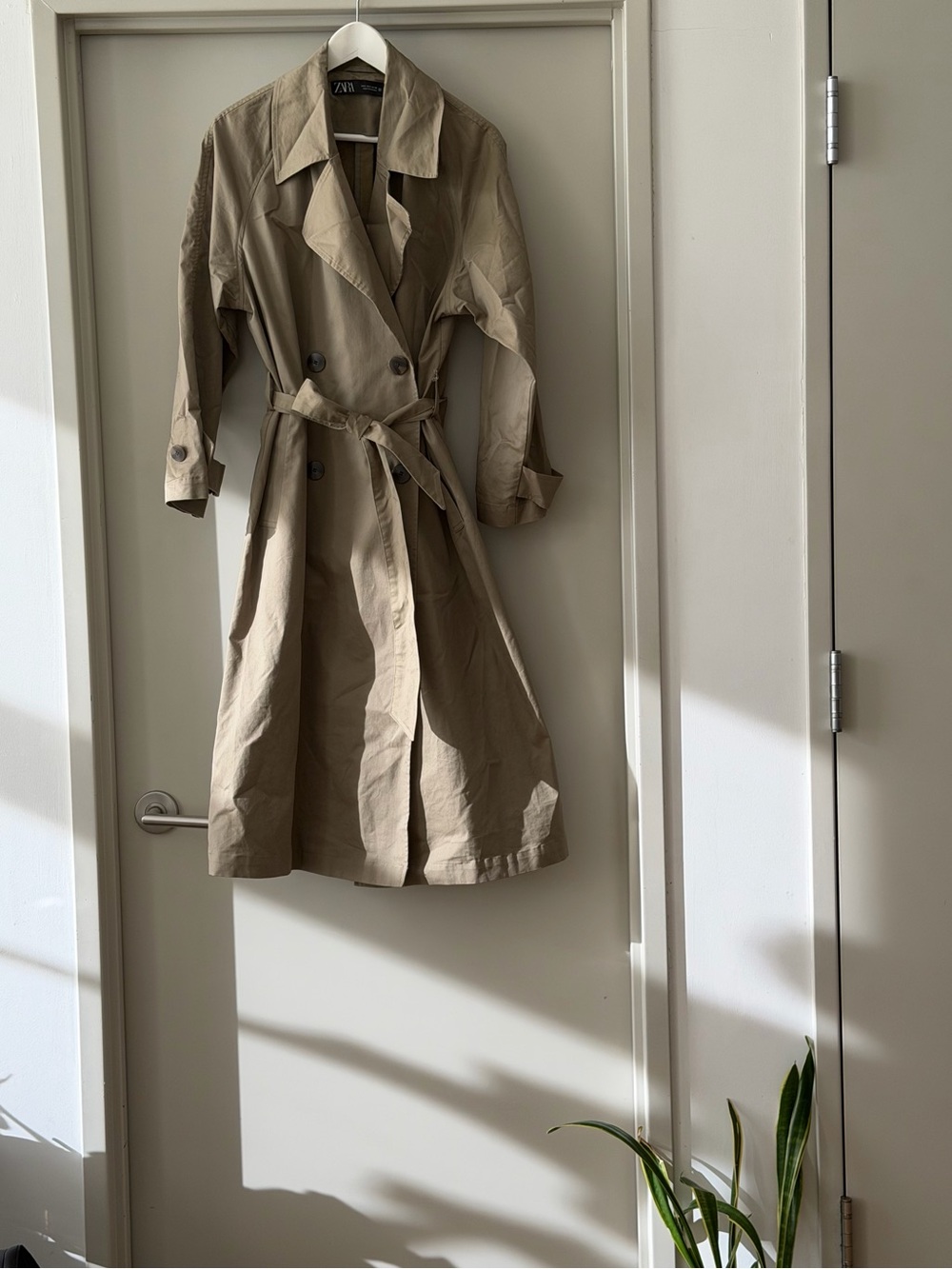 Zara Beige Trench Coat with Belted Waist - Picture 2 of 6